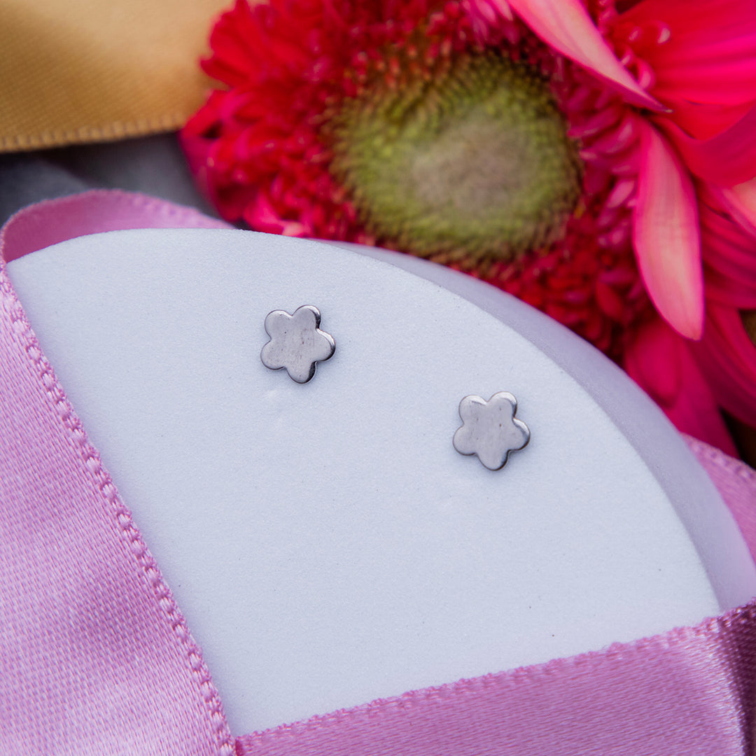Simply Flower Silver Studs