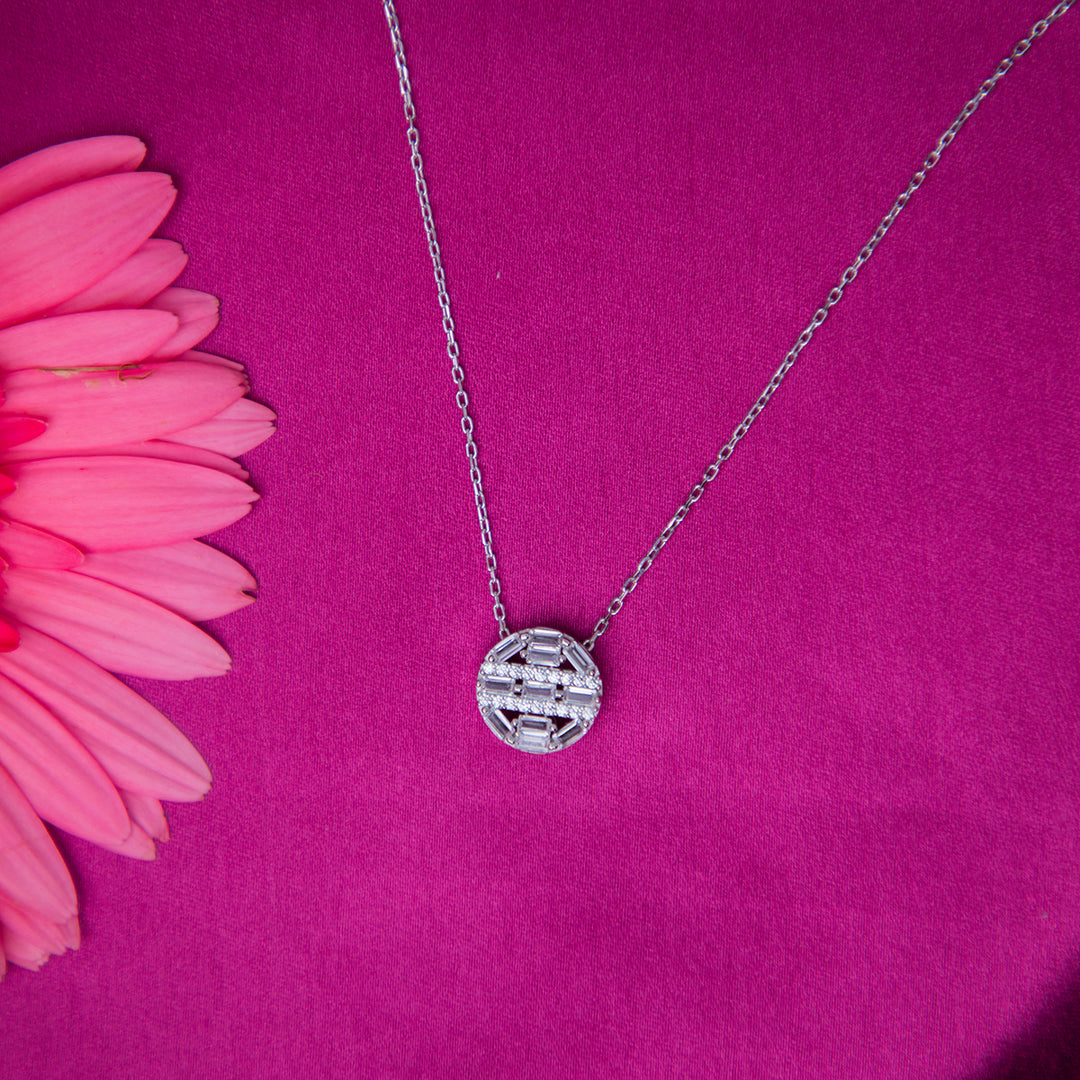 White Stone Round Pendant Chain