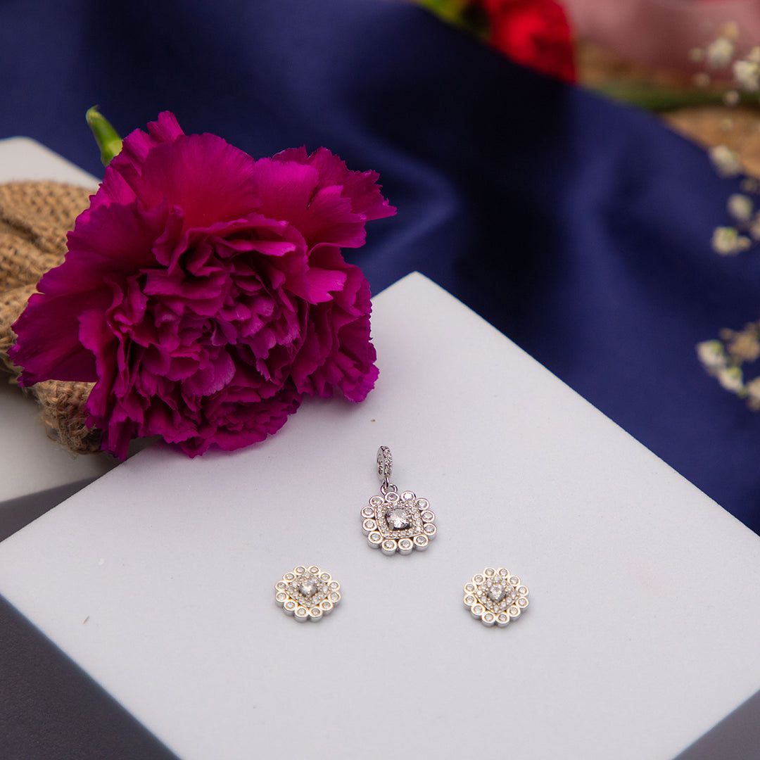 Attractive White Stone Pendant Set