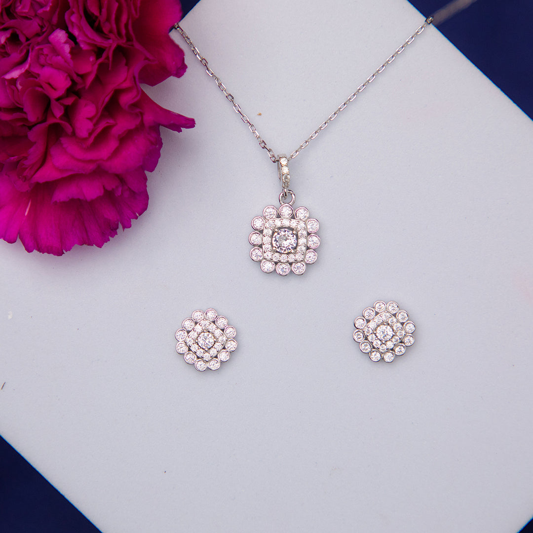 Attractive White Stone Pendant Set