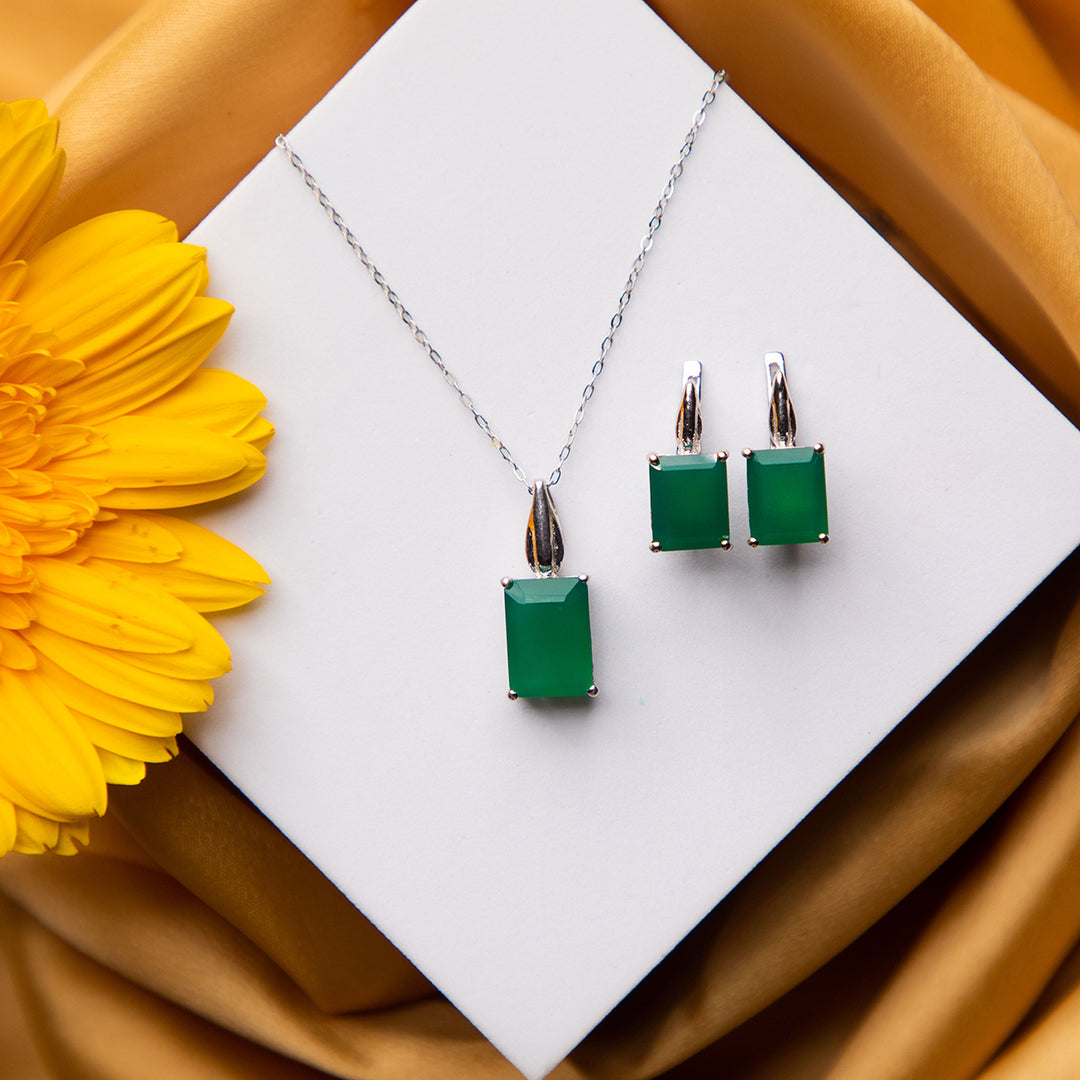 Emerald Green Classic Pendant Set