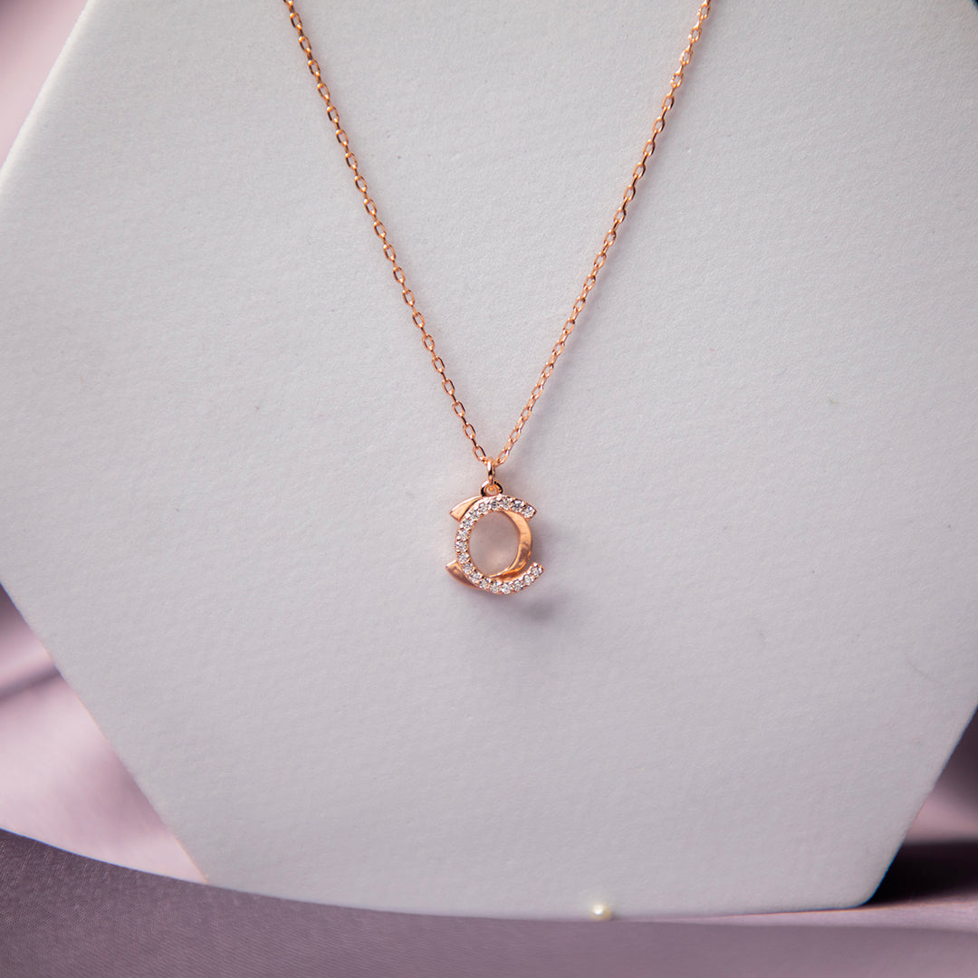 Stylish Dainty Rose Gold Pendant Chain