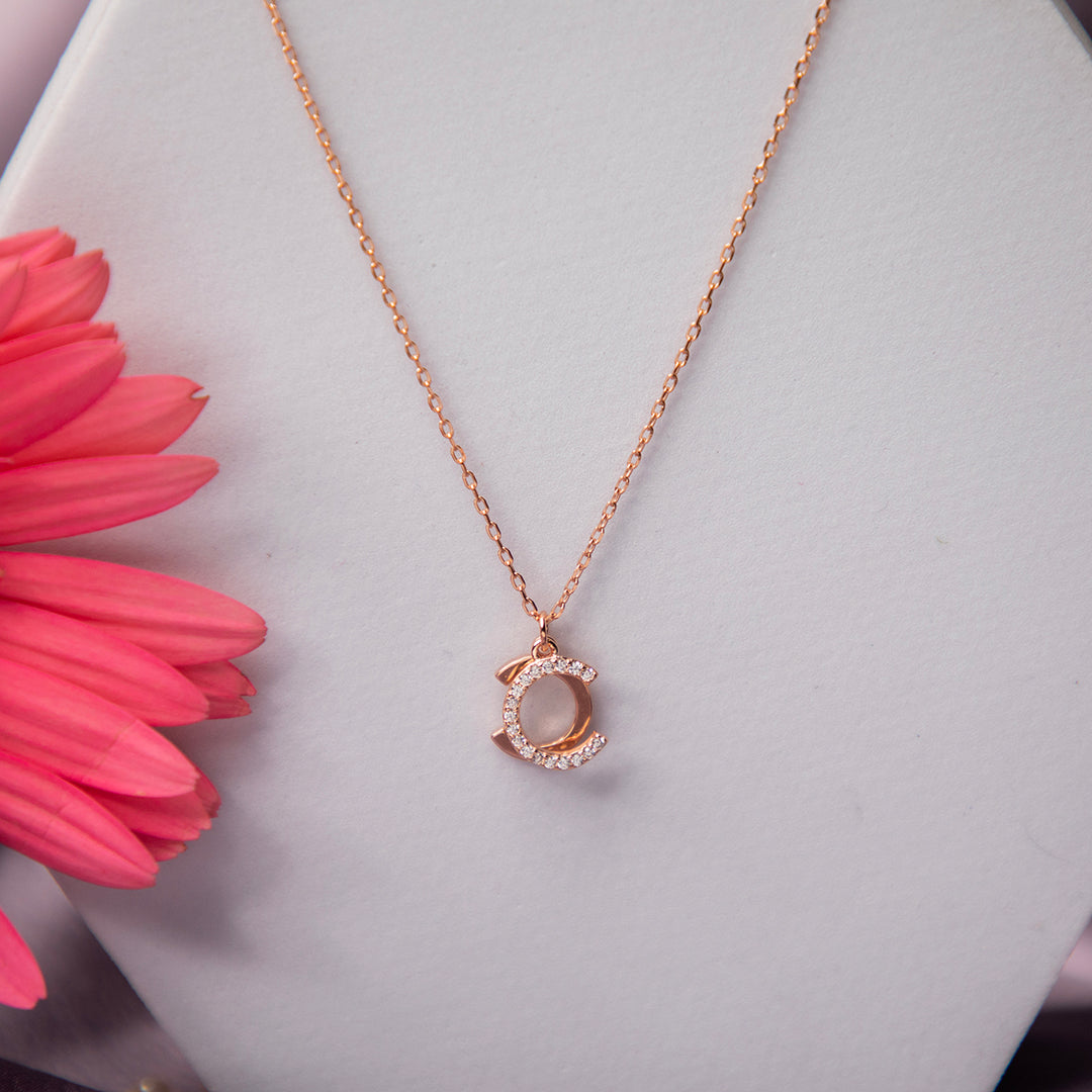 Stylish Dainty Rose Gold Pendant Chain