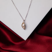 Ariel's Pearl Pendant Chain