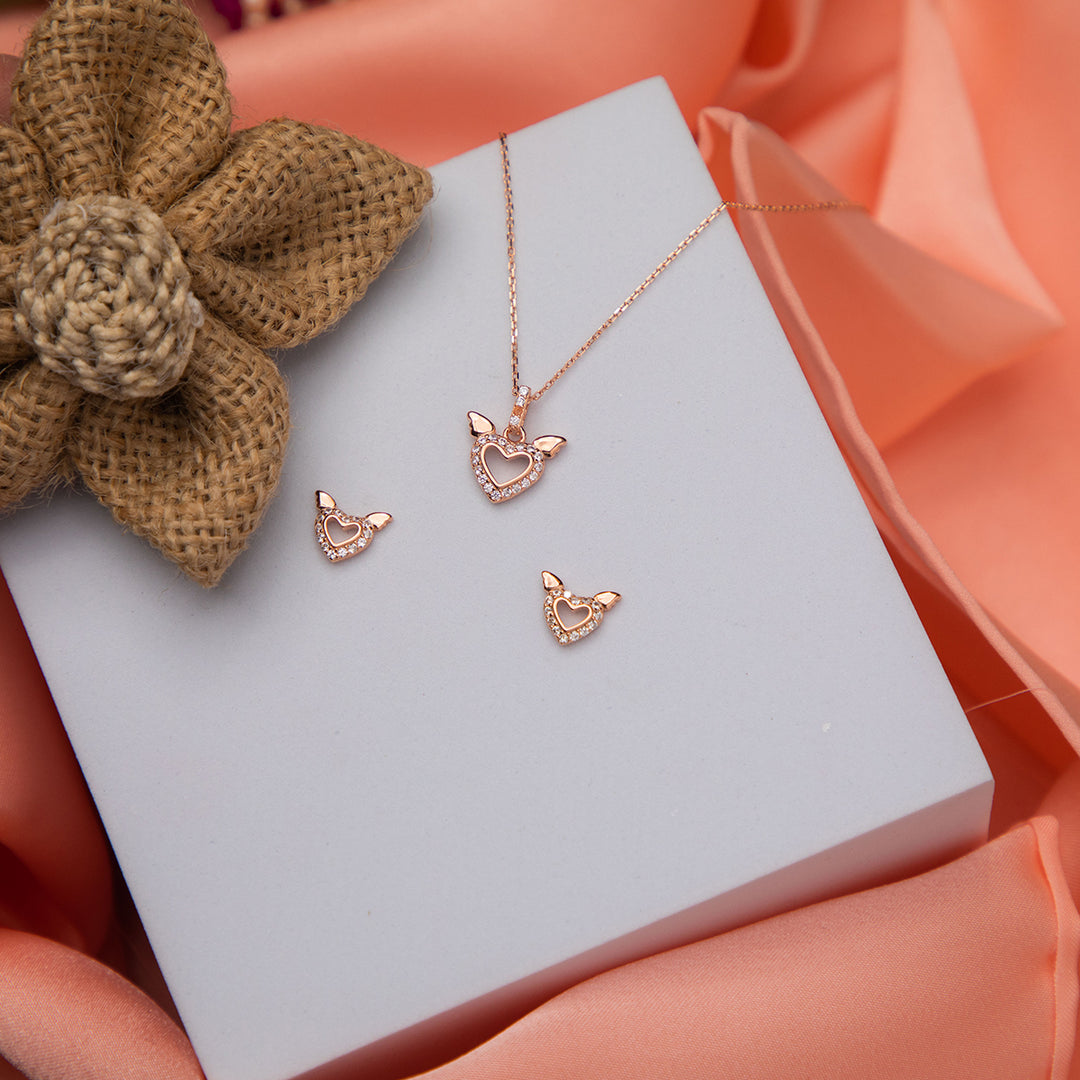 Fluttering Hearts Pendant Set