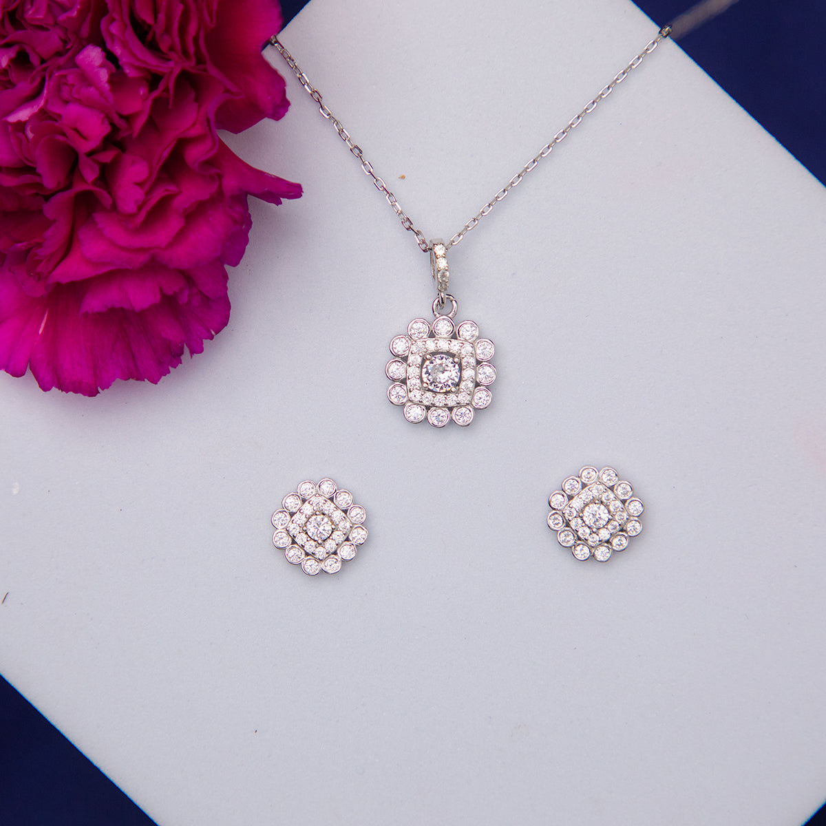 Attractive White Stone Pendant Set