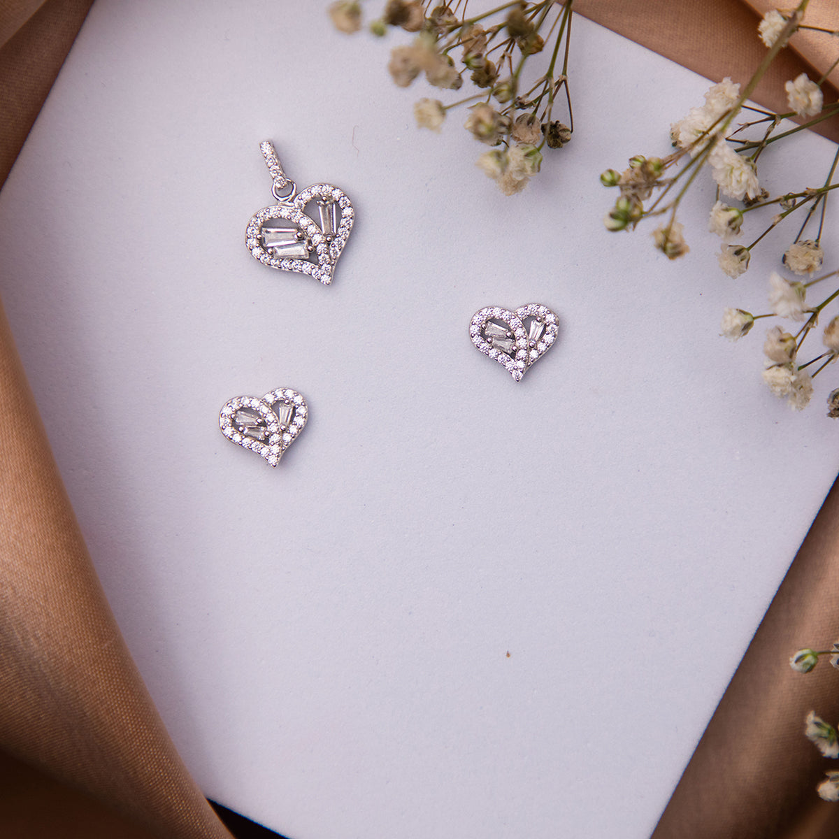 Pretty White Stone Heart Pendant Set