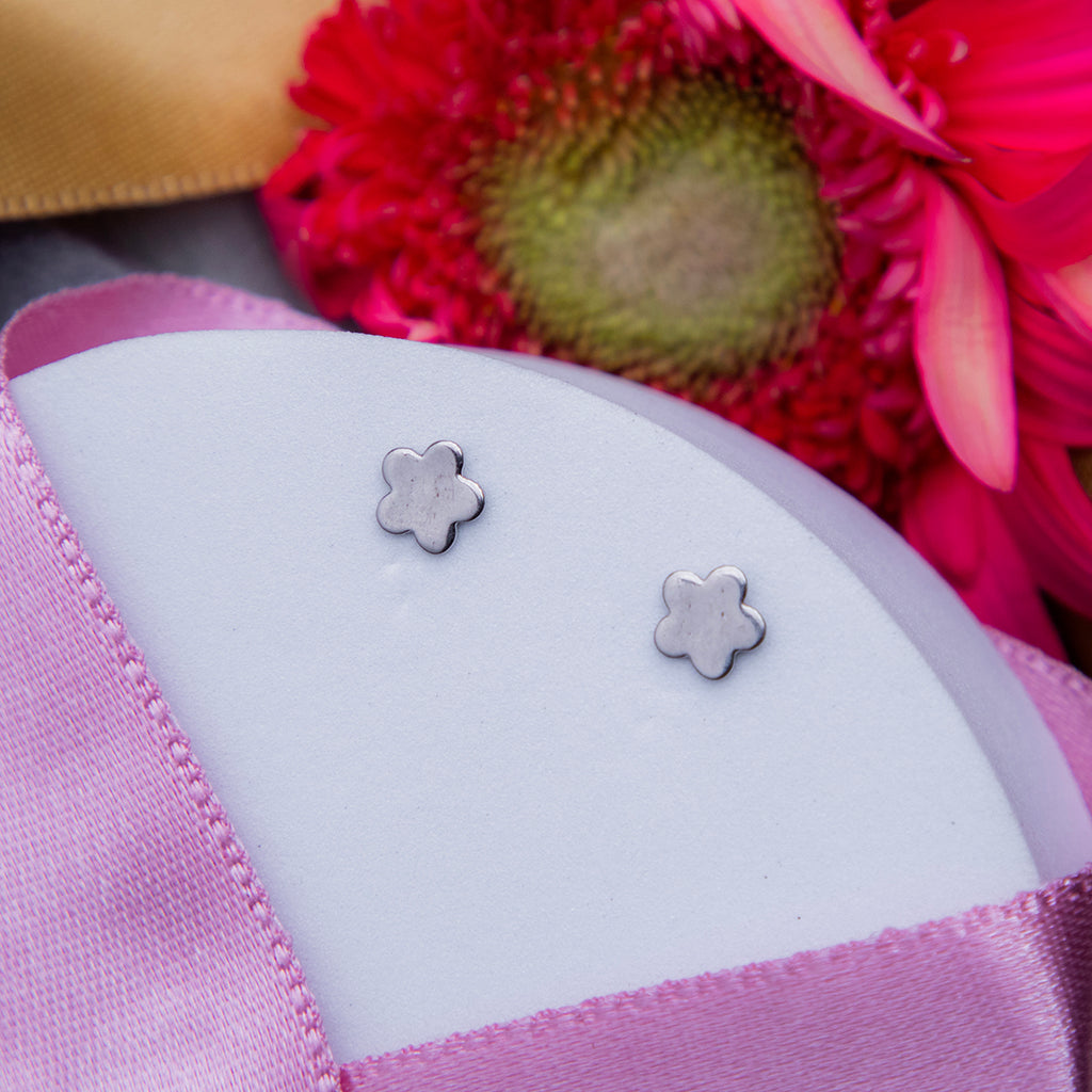 Simply Flower Silver Studs