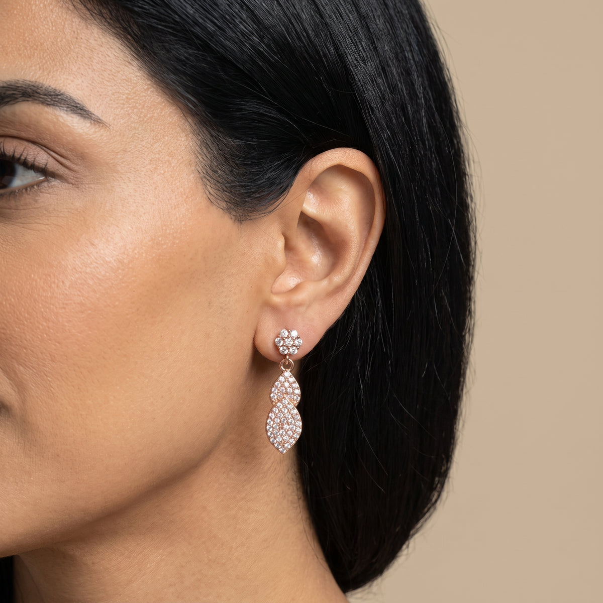 Floral Impression White Stone Earrings